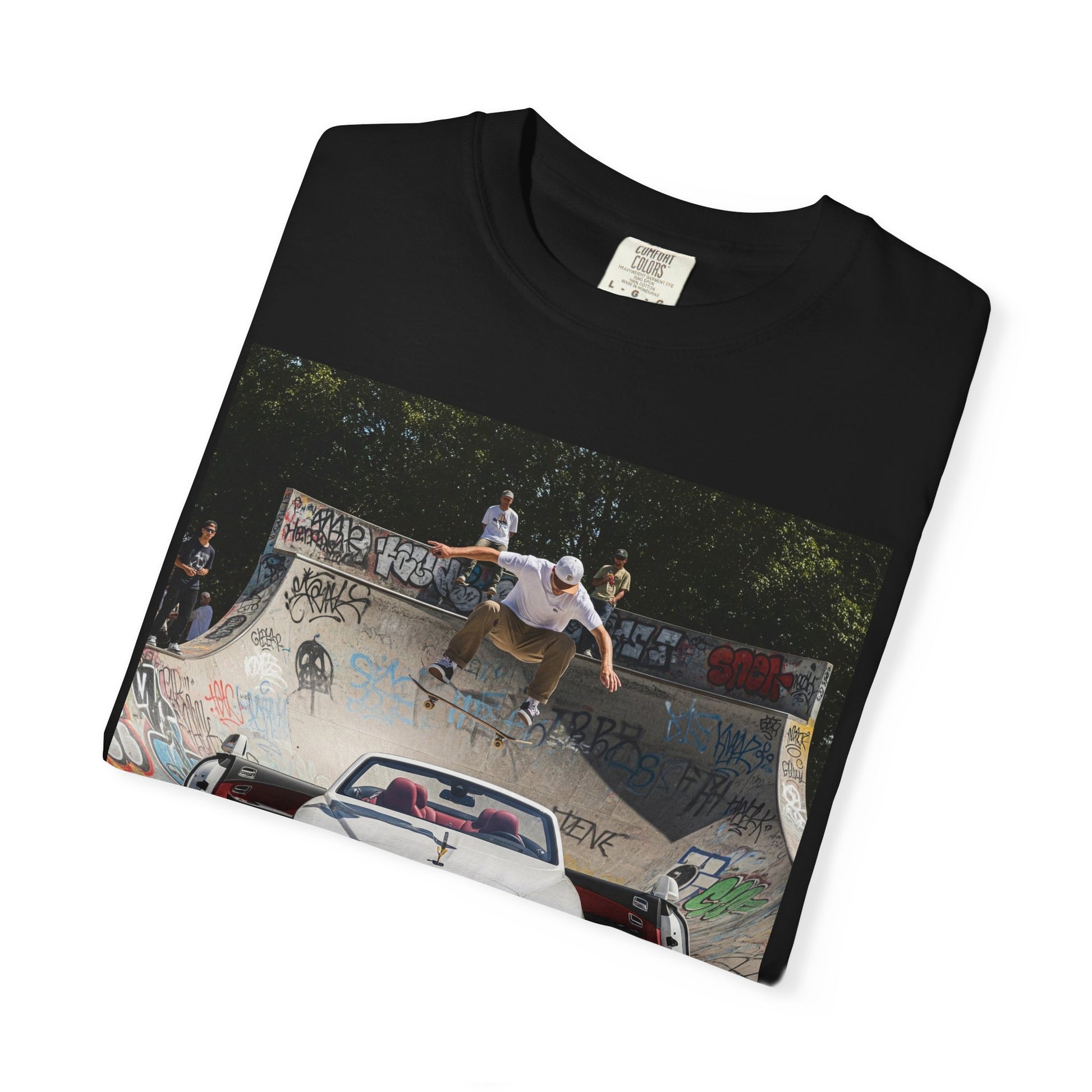 Skateboarder Graphic Tee, Unisex Cotton T-shirt, Streetwear Style, Perfect for Skateboarding Enthusiasts, Great Gift for Teens