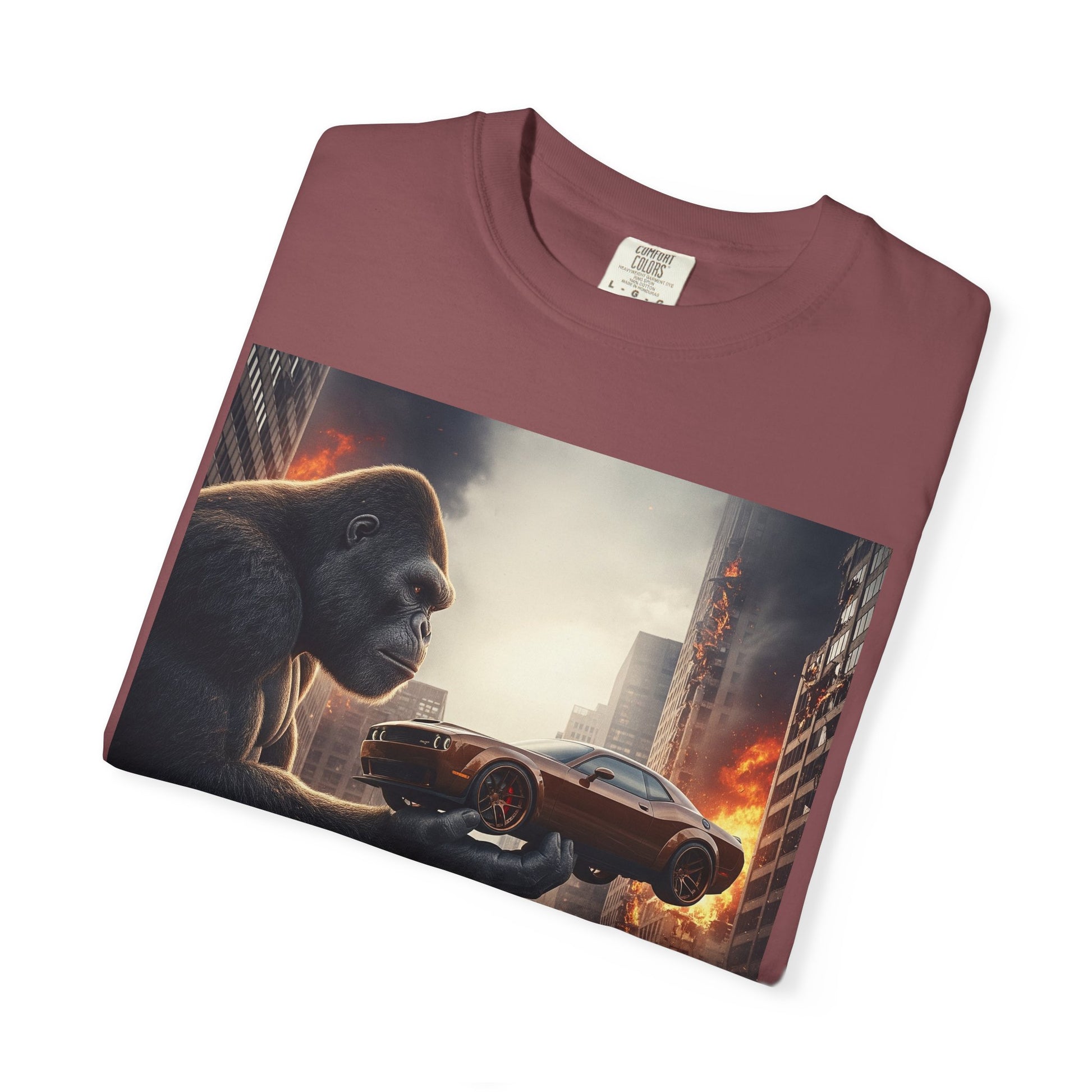 Gorilla Car Chase T-shirt - Unisex, Casual Wear, Streetwear, Graphic Tee, Gift for Gamers, Movie Fans