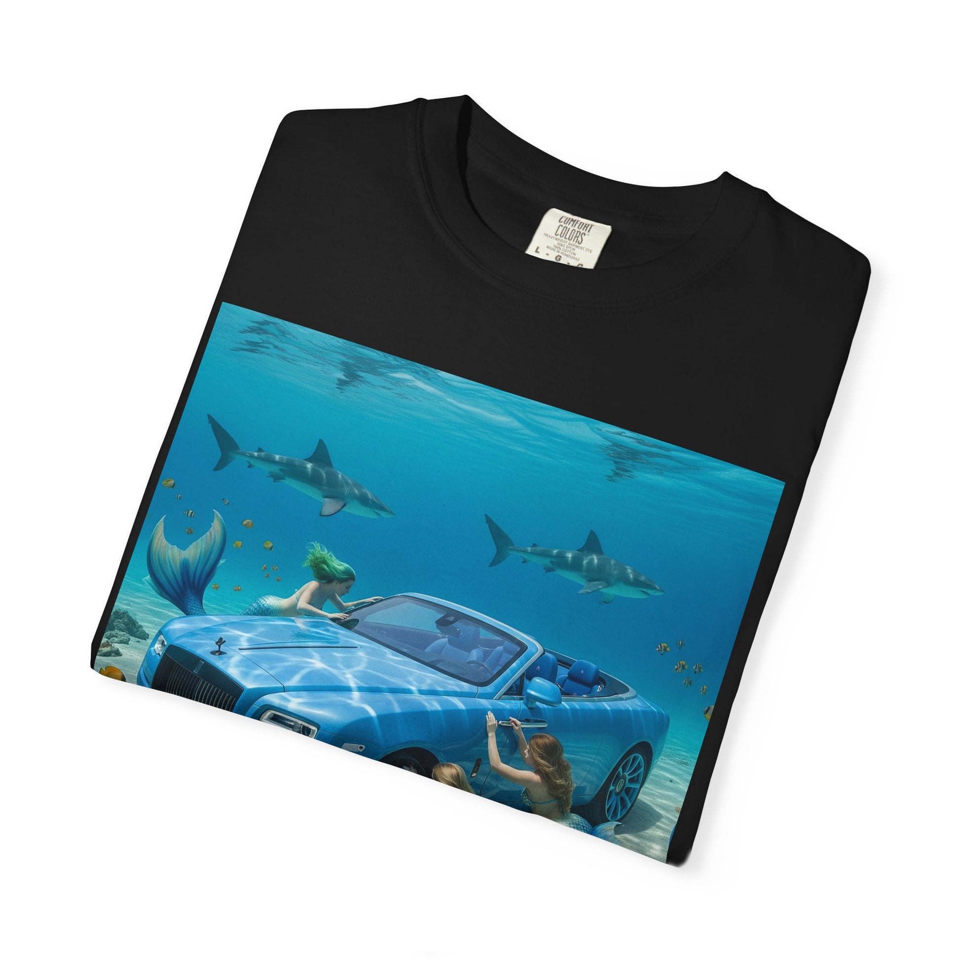 Underwater Luxury T-Shirt - Ocean Theme Tee for Beach Lovers, Casual Outfit, Gift for Him/Her, Summer Style, Cool Graphic Tee