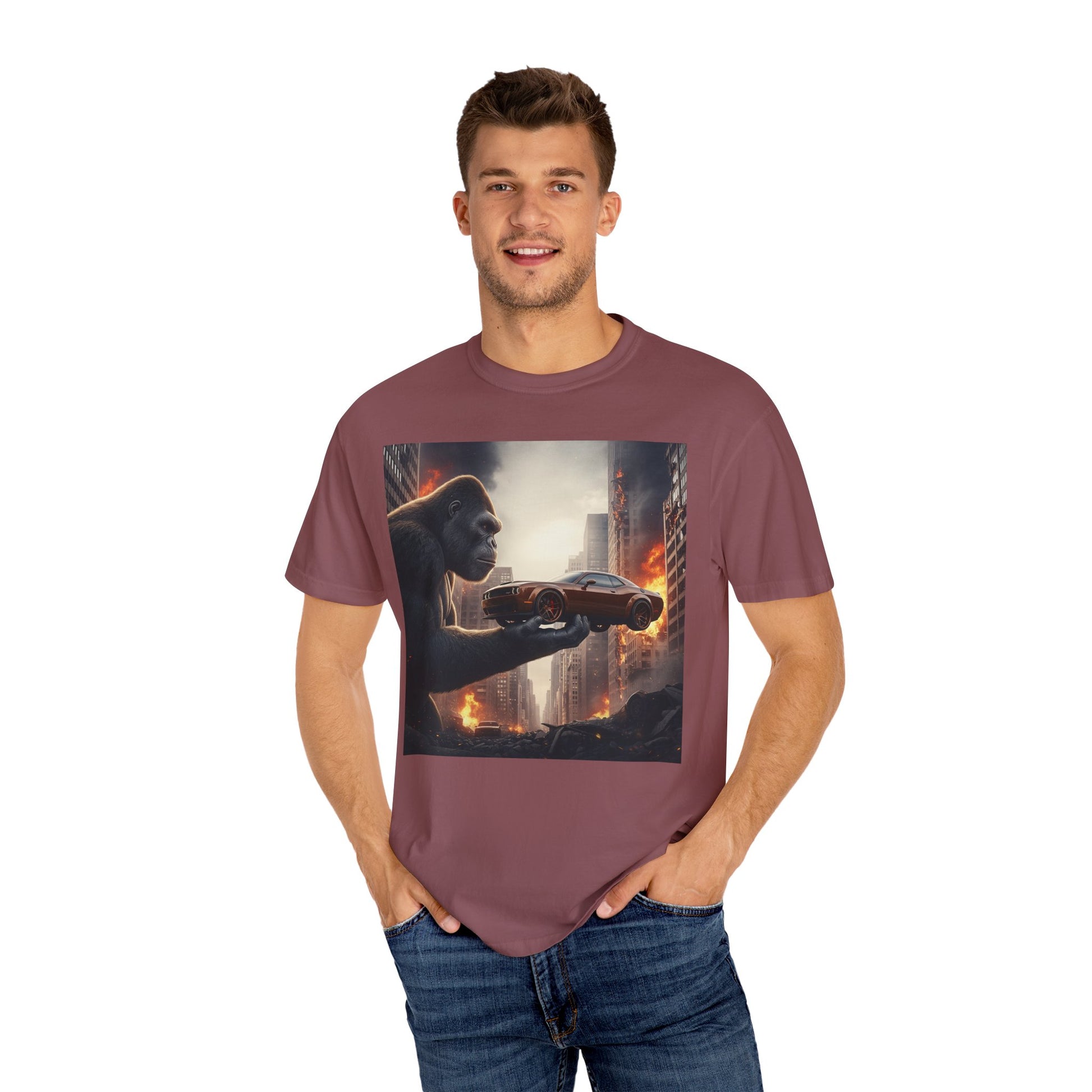 Gorilla Car Chase T-shirt - Unisex, Casual Wear, Streetwear, Graphic Tee, Gift for Gamers, Movie Fans
