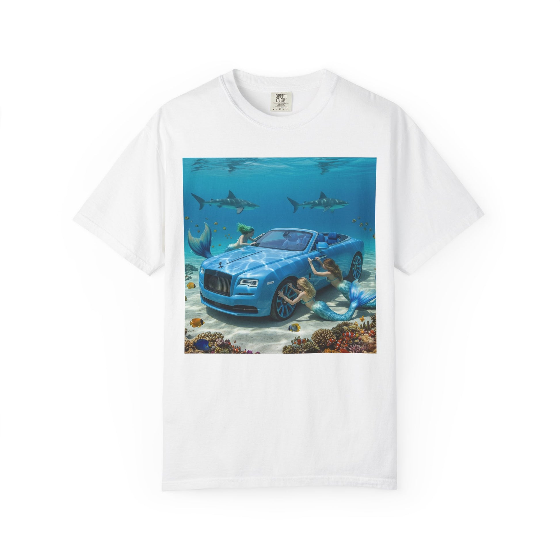 Underwater Luxury T-Shirt - Ocean Theme Tee for Beach Lovers, Casual Outfit, Gift for Him/Her, Summer Style, Cool Graphic Tee