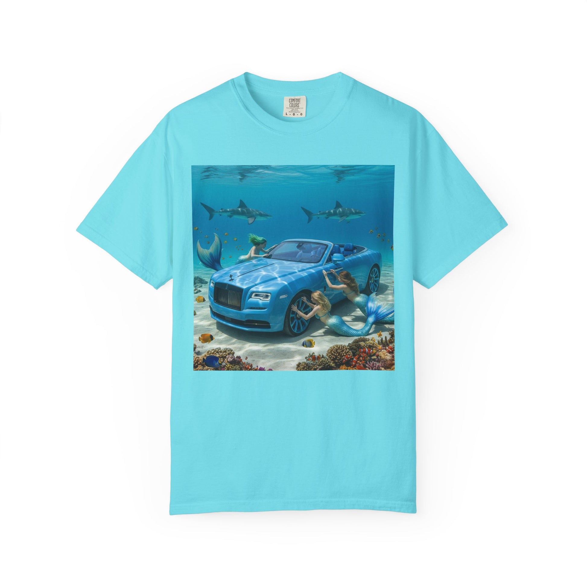 Underwater Luxury T-Shirt - Ocean Theme Tee for Beach Lovers, Casual Outfit, Gift for Him/Her, Summer Style, Cool Graphic Tee