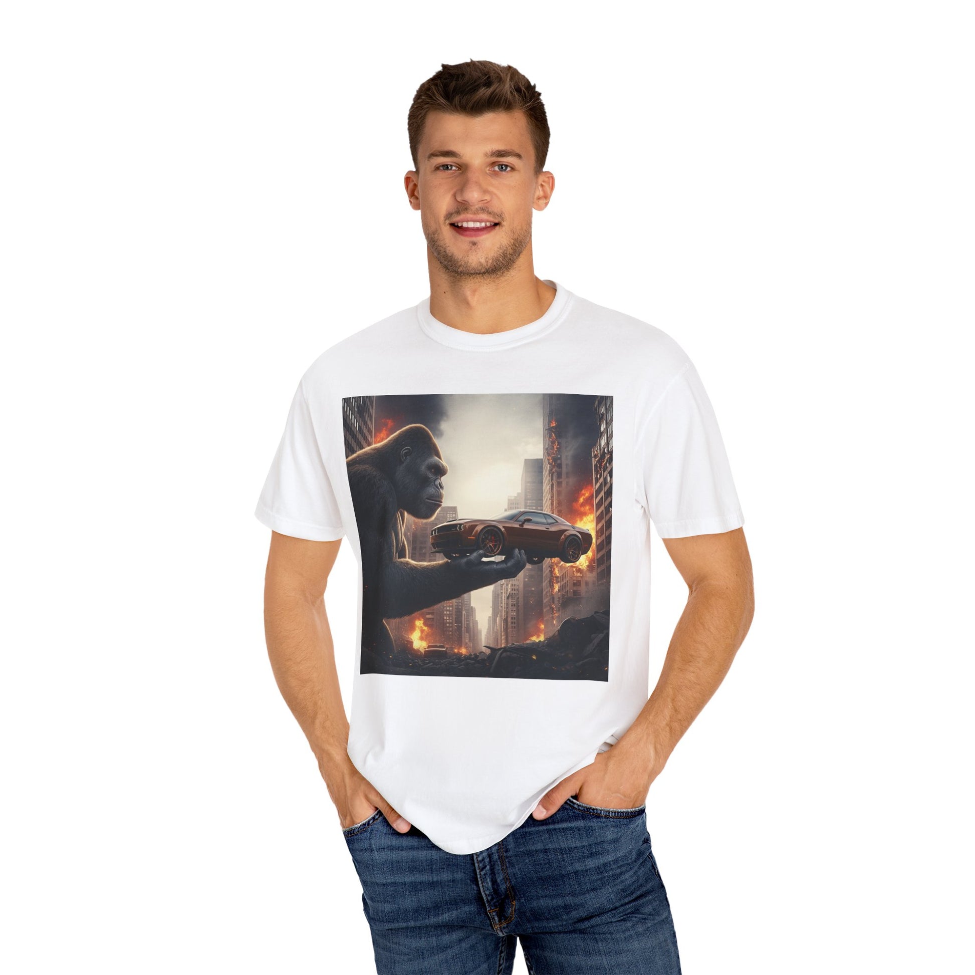 Gorilla Car Chase T-shirt - Unisex, Casual Wear, Streetwear, Graphic Tee, Gift for Gamers, Movie Fans