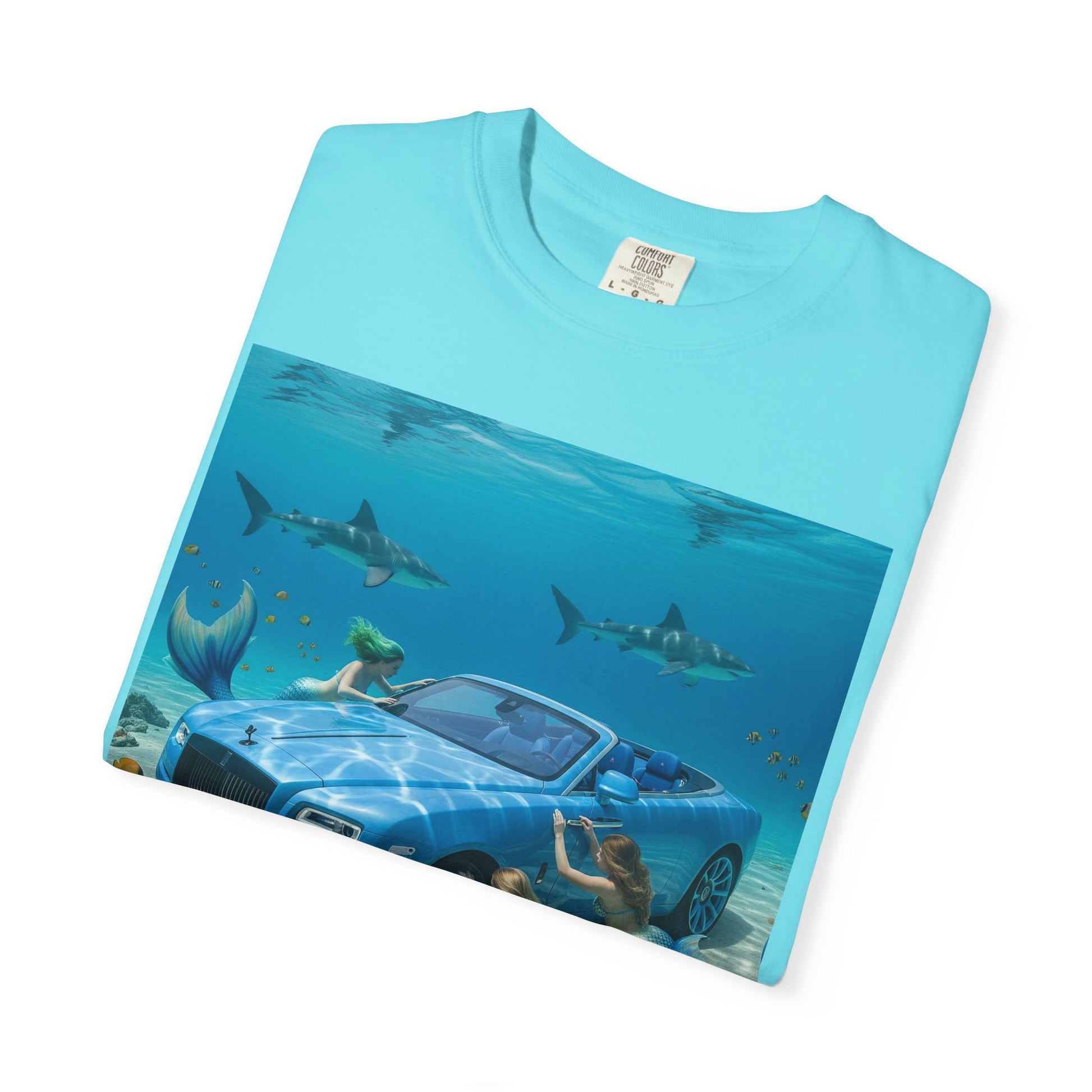 Underwater Luxury T-Shirt - Ocean Theme Tee for Beach Lovers, Casual Outfit, Gift for Him/Her, Summer Style, Cool Graphic Tee