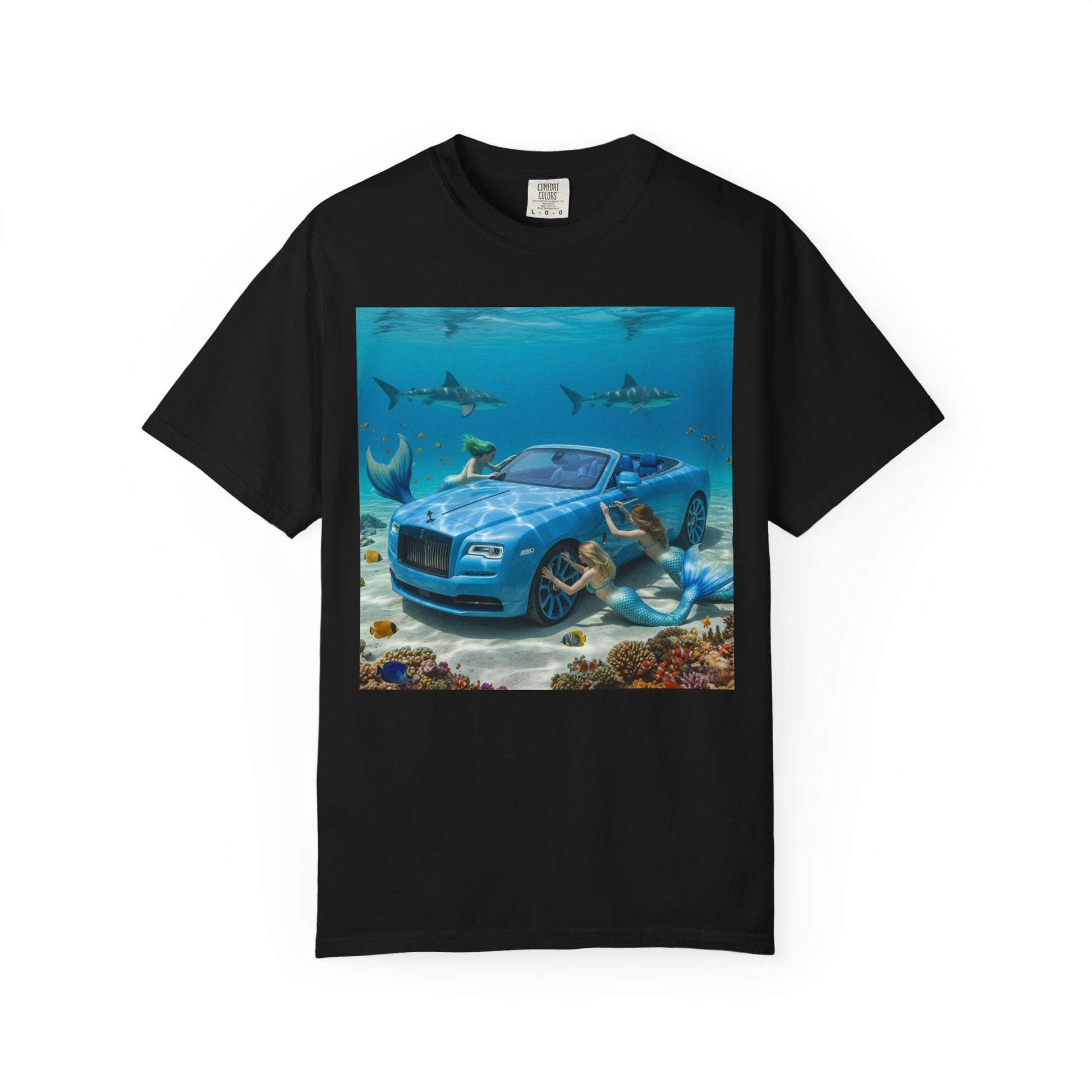 Underwater Luxury T-Shirt - Ocean Theme Tee for Beach Lovers, Casual Outfit, Gift for Him/Her, Summer Style, Cool Graphic Tee
