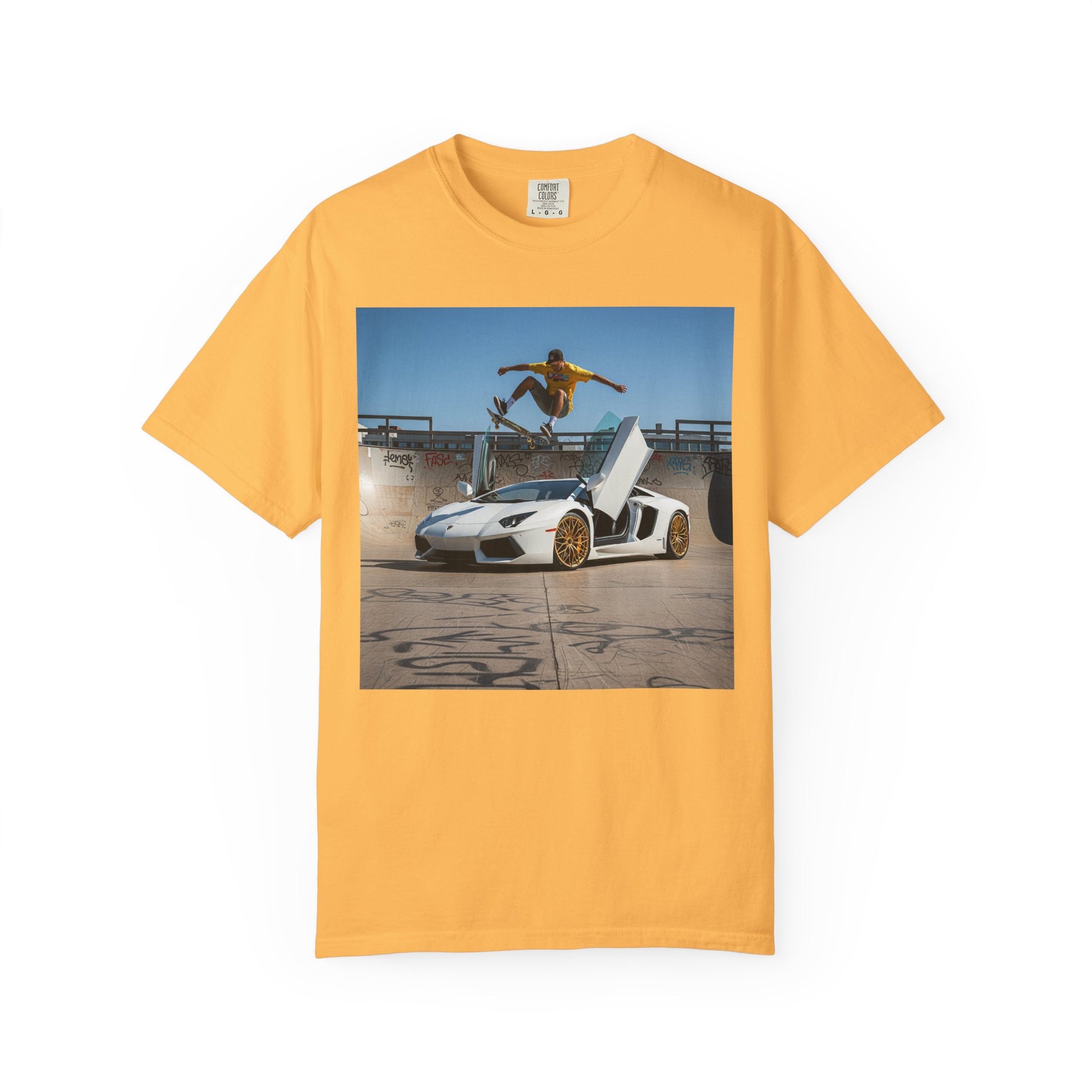 Skateboarder T-Shirt, Trendy Unisex Tee for Streetwear Lovers, Cool Skateboarding Shirt, Casual Graphic Tee, Perfect Gift for Skaters