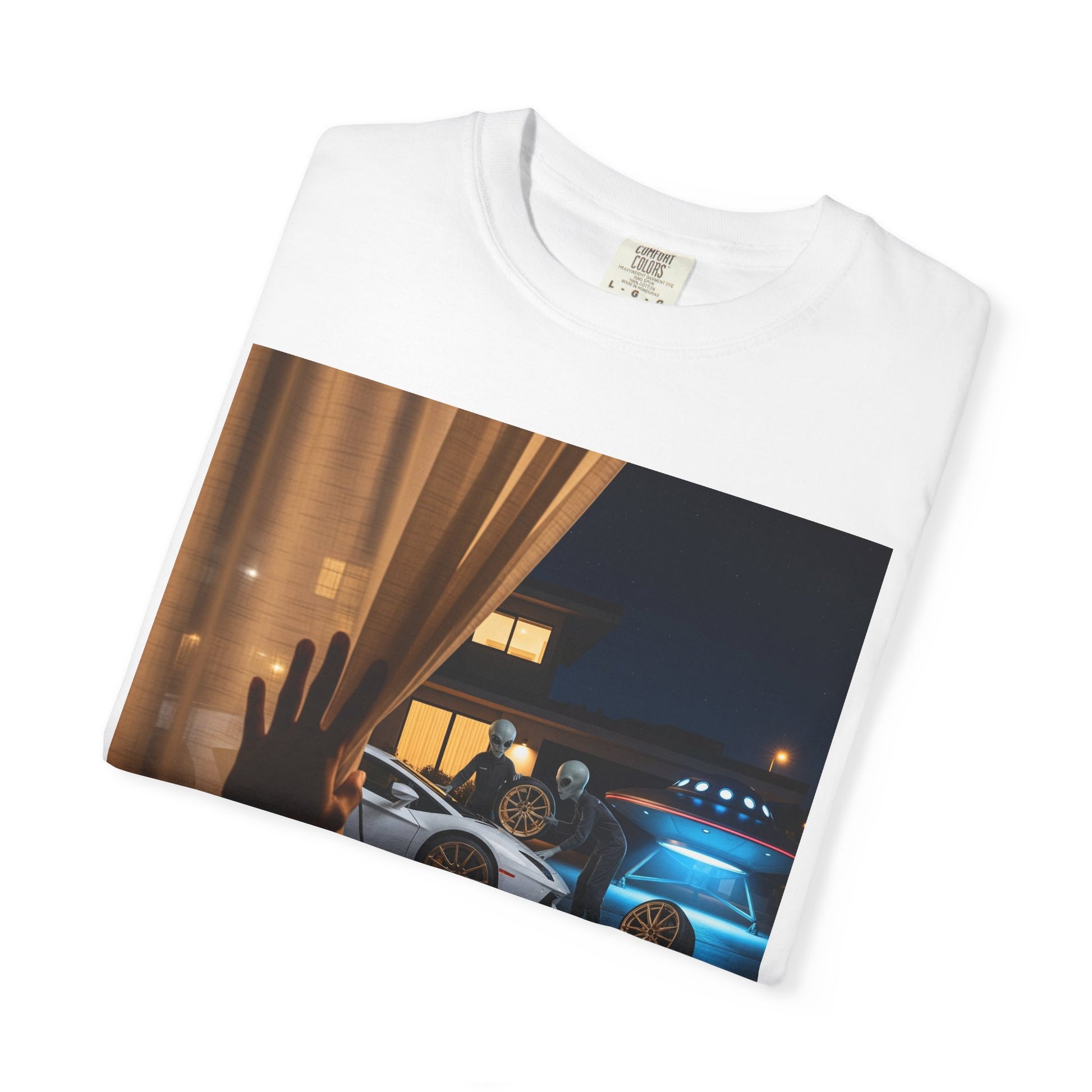 Unisex Vintage-Inspired Car T-Shirt, Retro Vehicle Tee, Gift for Car Enthusiasts, Casual Wear, Men’s and Women’s Apparel
