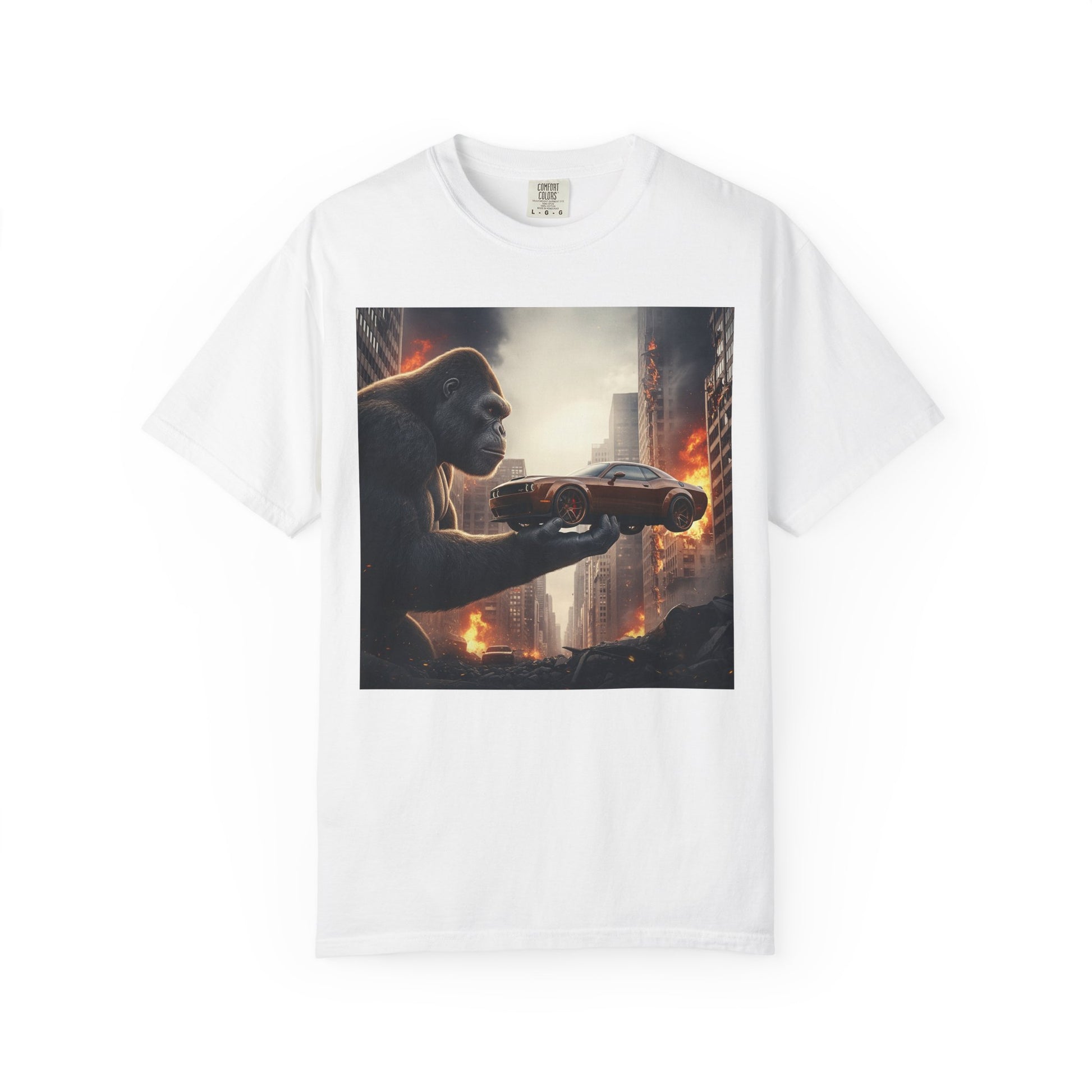 Gorilla Car Chase T-shirt - Unisex, Casual Wear, Streetwear, Graphic Tee, Gift for Gamers, Movie Fans